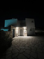 Luxurious Villa Oasis in Paros