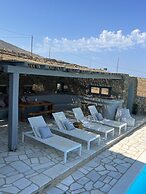 Luxurious Villa Oasis in Paros