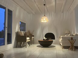 Luxurious Villa Oasis in Paros