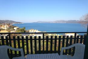 Impeccable 4-bed House in Nikiana