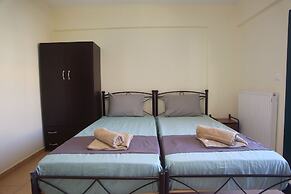 Impeccable 4-bed House in Nikiana