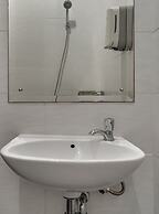 OYO Life 90211 I-sidji Inn