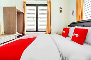 OYO Life 90211 I-sidji Inn