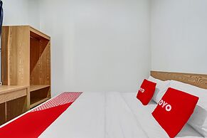 OYO 90688 Marta Residence