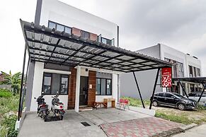 OYO 90688 Marta Residence