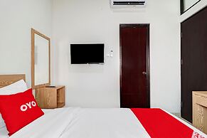 OYO 90688 Marta Residence