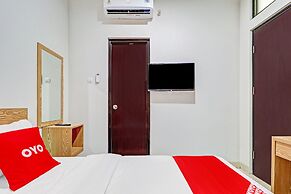 OYO 90688 Marta Residence