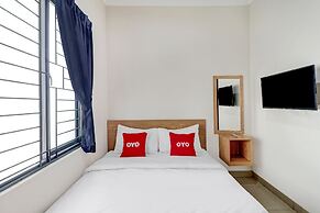 OYO 90688 Marta Residence