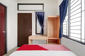 OYO 90688 Marta Residence