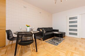 Jana Brożka Apartment Warsaw by Renters
