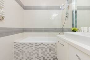 Jana Brożka Apartment Warsaw by Renters