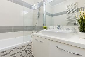 Jana Brożka Apartment Warsaw by Renters