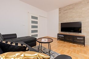 Jana Brożka Apartment Warsaw by Renters