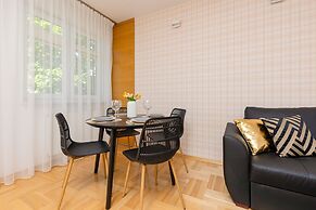 Jana Brożka Apartment Warsaw by Renters