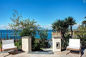 Villa Degli Dei - Private Waterfront Villa
