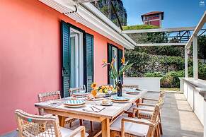 Villa Degli Dei - Private Waterfront Villa