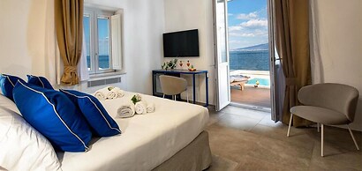 Villa Degli Dei - Private Waterfront Villa