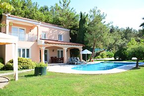 Pine Villas & Apartments Kusadasi