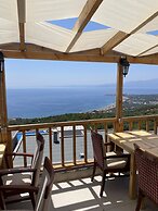 Assos Karadut Taş Otel