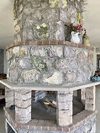 Assos Karadut Taş Otel