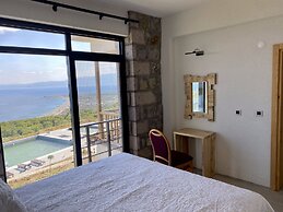 Assos Karadut Taş Otel