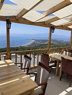 Assos Karadut Taş Otel