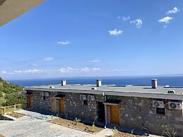 Assos Karadut Taş Otel