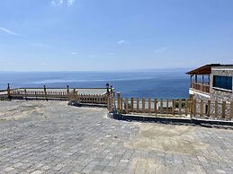 Assos Karadut Taş Otel