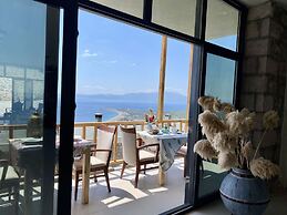 Assos Karadut Taş Otel