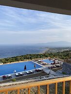 Assos Karadut Taş Otel