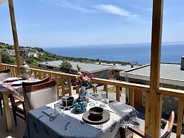 Assos Karadut Taş Otel