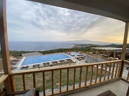 Assos Karadut Taş Otel