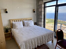 Assos Karadut Taş Otel