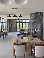 Assos Karadut Taş Otel