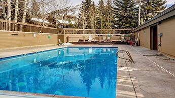 1791 Lakeside Getaway At Deer Valley! Outdoor Heated Pool & Hot Tubs! 