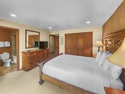 1791 Lakeside Getaway At Deer Valley! Outdoor Heated Pool & Hot Tubs! 