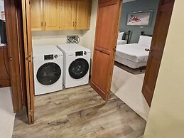 1791 Lakeside Getaway At Deer Valley! Outdoor Heated Pool & Hot Tubs! 