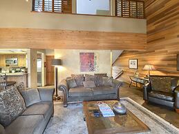 1791 Lakeside Getaway At Deer Valley! Outdoor Heated Pool & Hot Tubs! 