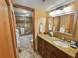 1791 Lakeside Getaway At Deer Valley! Outdoor Heated Pool & Hot Tubs! 