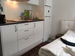 Beautiful 1- Bed Studio in Sollentuna