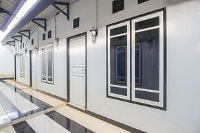 OYO 3399 Gea Guest HouseNearGramedia Mall