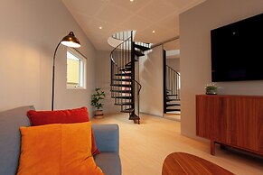 Stunning Marina View - Brand New - City Center