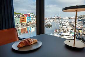 Stunning Marina View - Brand New - City Center