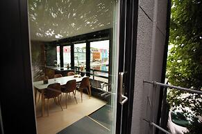 Stunning Marina View - Brand New - City Center