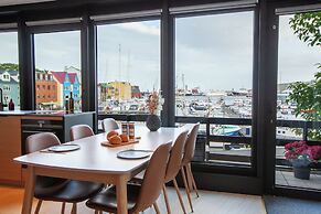 Stunning Marina View - Brand New - City Center