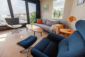 Stunning Marina View - Brand New - City Center