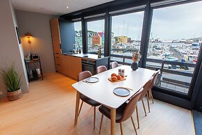 Stunning Marina View - Brand New - City Center