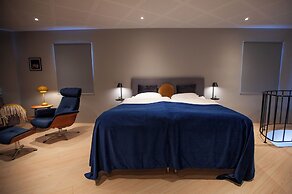 Stunning Marina View - Brand New - City Center