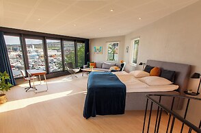 Stunning Marina View - Brand New - City Center