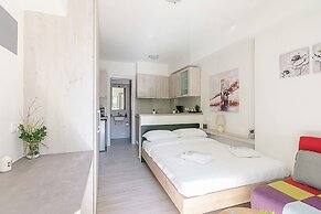 Modern Athens Studio by Cloudkeys